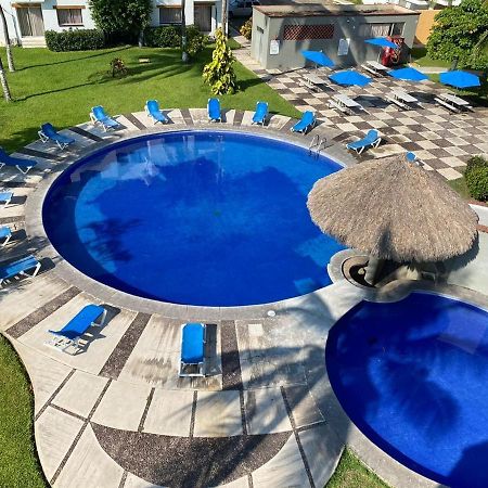 Manzanillo Pied A Terre Hotel Exterior photo