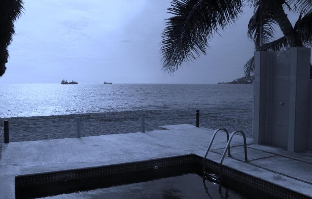 Manzanillo Pied A Terre Hotel Exterior photo
